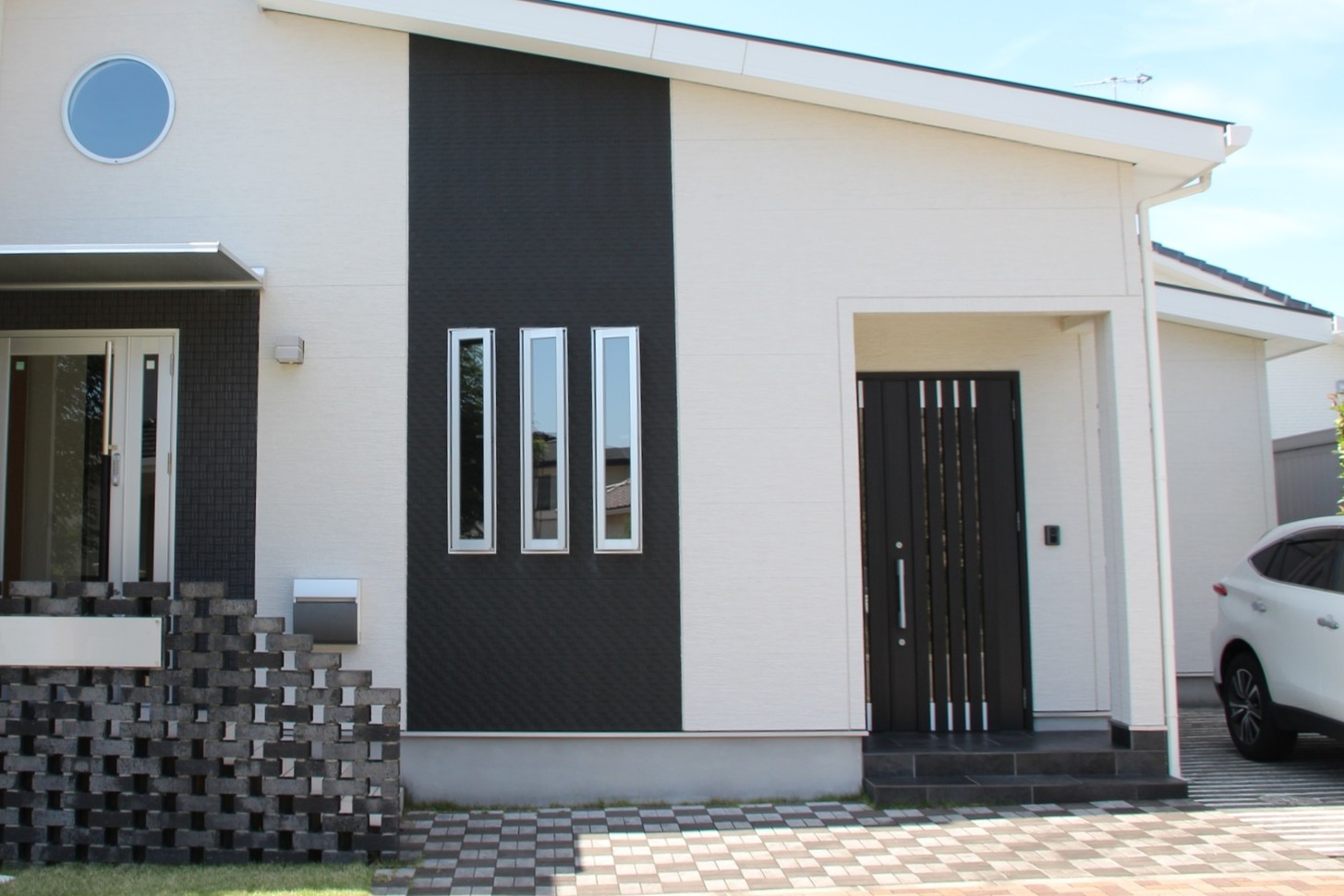 スリット窓の外観