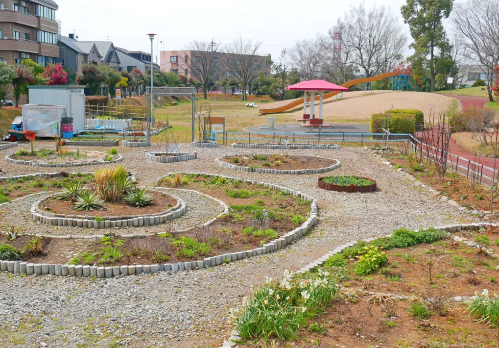 新保公園（250ｍ）