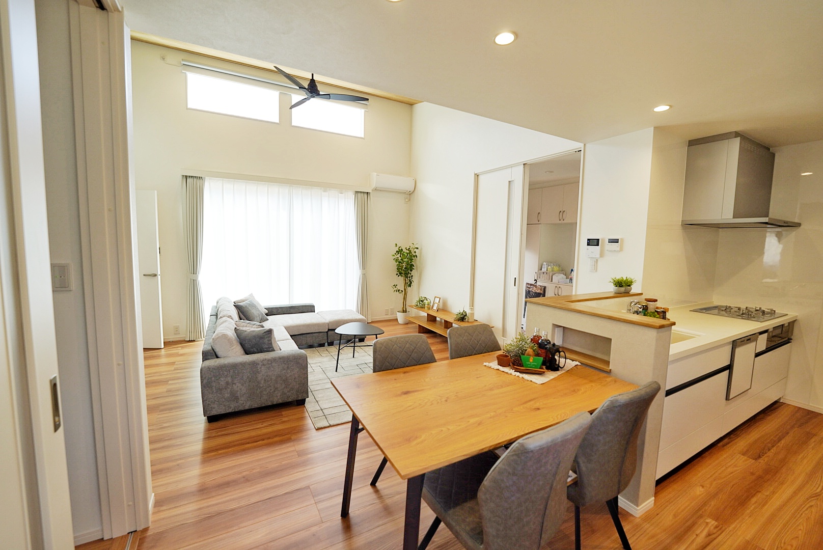 吹き抜けのあるリビングにおすすめの間取りアイデア