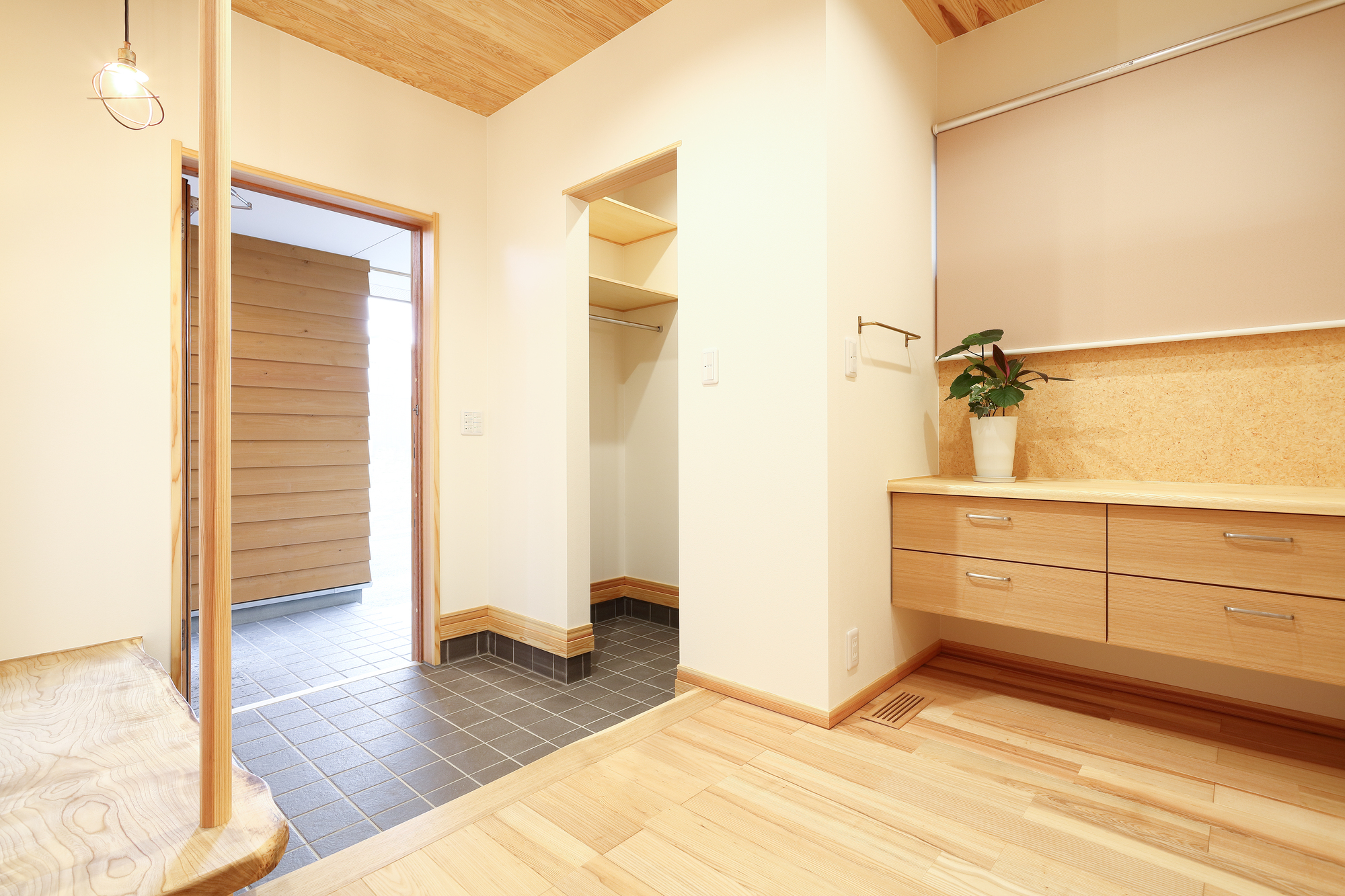 福井で玄関が広い間取りを採用するときのポイント